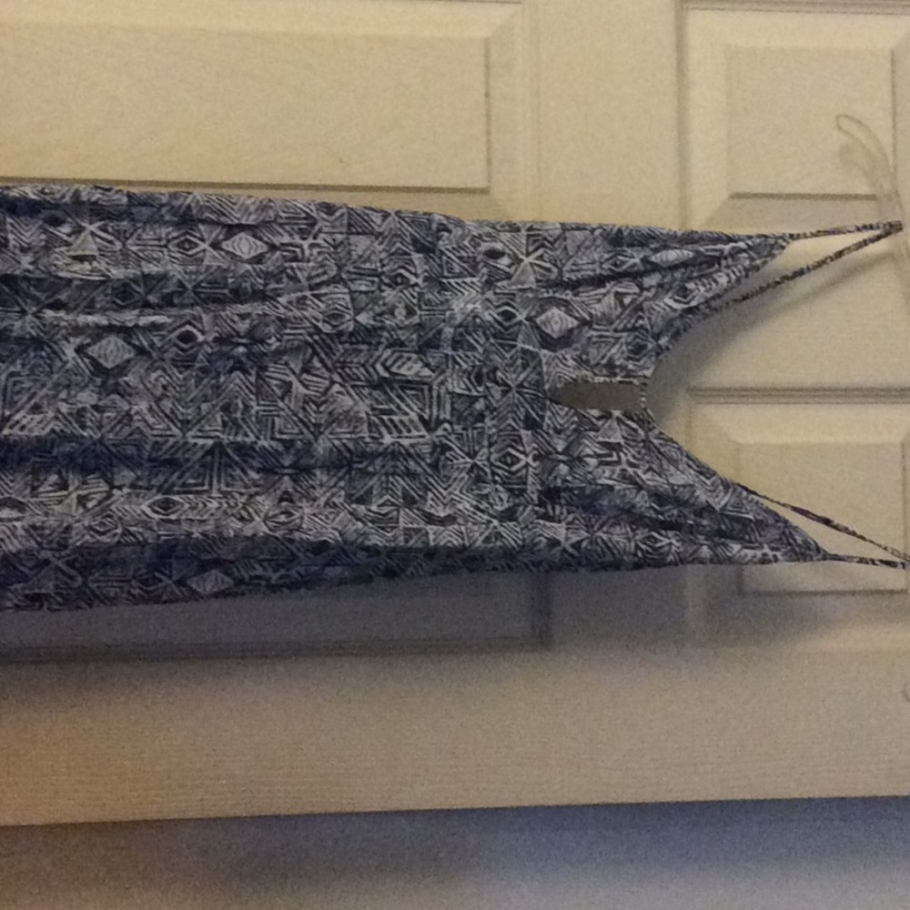 Maxi - Picture 3 of 4
